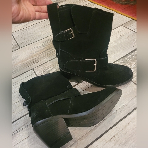 DOLCE VITA Linza black suede leather pull-on buckles ankle boots Women's 7.5 - Picture 5 of 14